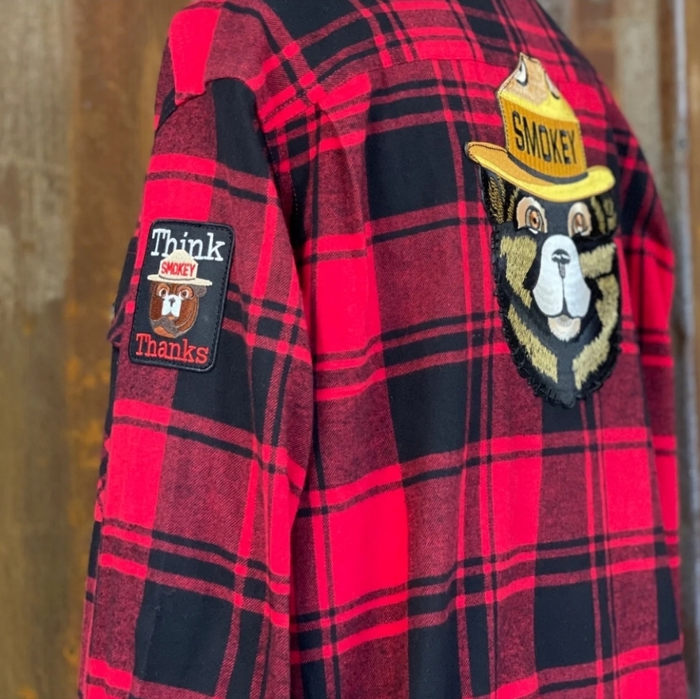 Angry Minnow Flannel Co XXL Red Black Plaid Flannel Smokey Bear Patch #altparks